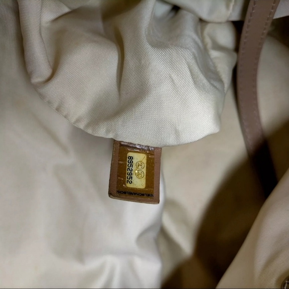 Chanel Beautiful Light Beige ✨️ Travel Line Tote (EUC)(8952952) - Picture 7 of 8